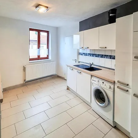 2 Bedroom Cozy In Apartment *