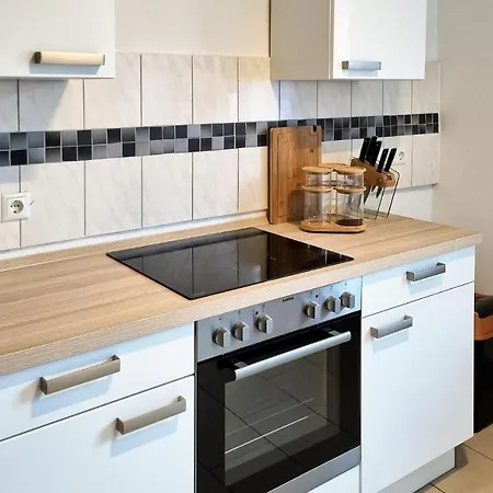 2 Bedroom Cozy In Apartment *